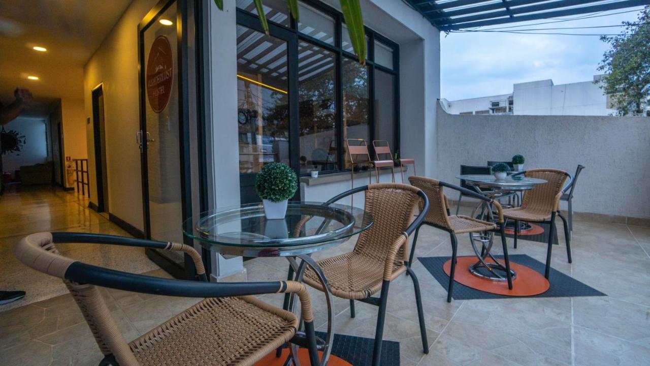 Wanderlust Hostel Armenia  Bagian luar foto